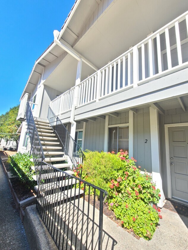 1985 Ascot Dr Unit 3, Moraga, CA 94556 Apartments in Moraga, CA