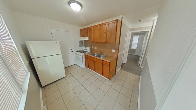 Foto del edificio - 2-Bed Gem in Warren, MI - Cozy Living Awaits!