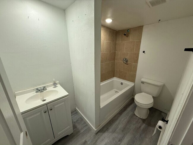 Building Photo - 925 Ponce De Leon Blvd