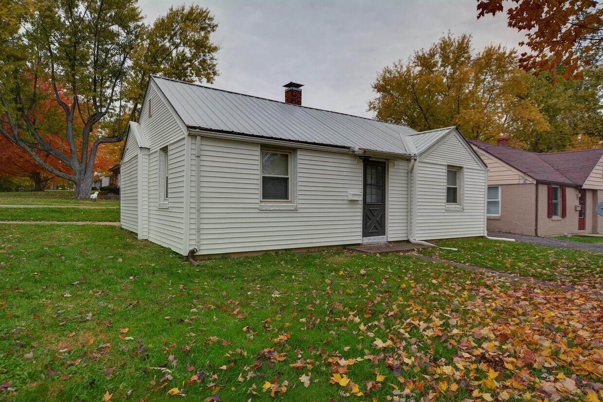 741 S Miller Ct, Decatur, IL 62521 House Rental in Decatur, IL