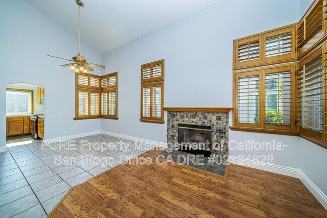 Building Photo - 574 Iona Ct