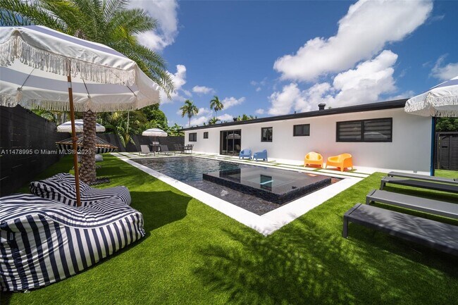 Foto del edificio - 15510 NW 2nd Ct