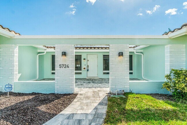 Foto del edificio - 5724 NE 15th Ave