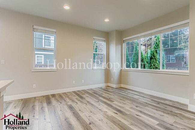 Building Photo - Modern 3-Bedroom Home in Desirable Hillsboro Community!