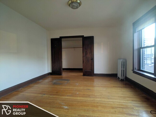 Building Photo - 3306 W Schubert Ave