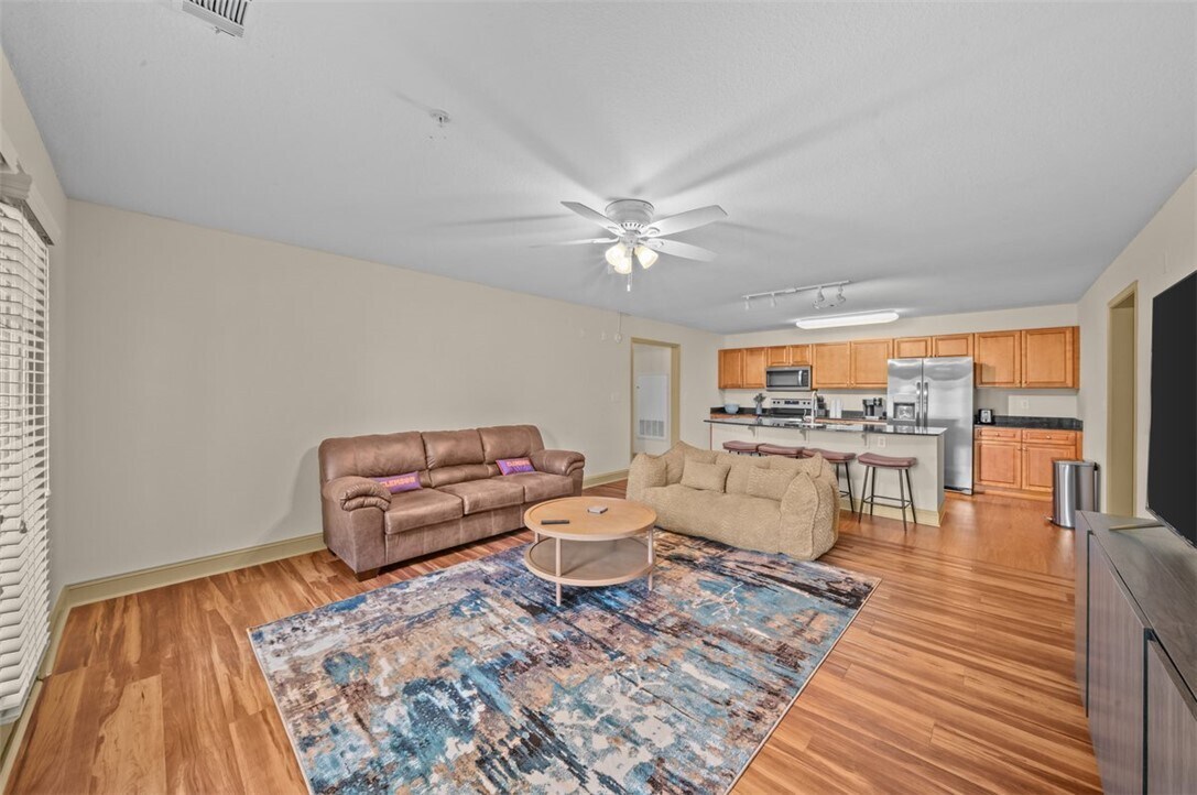 Primary Photo - 1613 Muscovy Wy