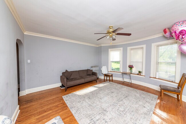 Foto del edificio - 6049 N Talman Ave