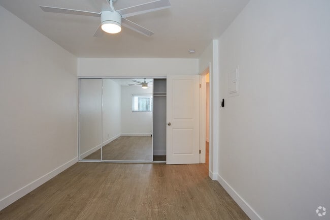 2BR, 1BA - 800 SF - 910