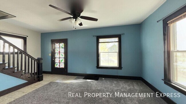 Foto del edificio - 3 Bedroom 1 Bathroom Home For Rent In Siou...