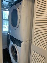 Building Photo - 389 Centre St