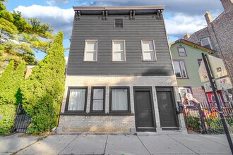 Building Photo - 1510 W Cullerton St