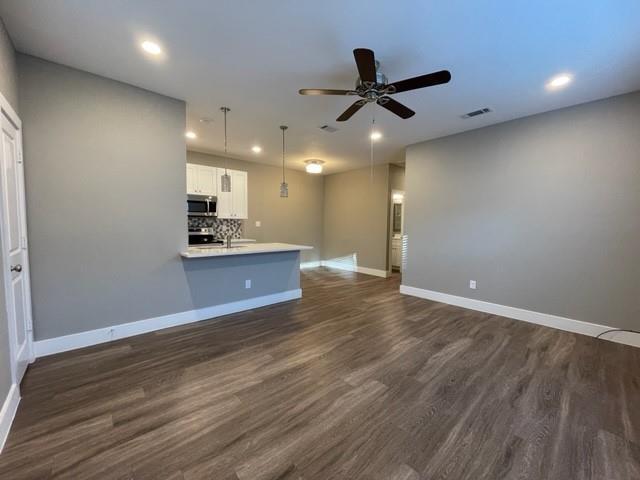 Foto del edificio - 8008 Doreen Ave