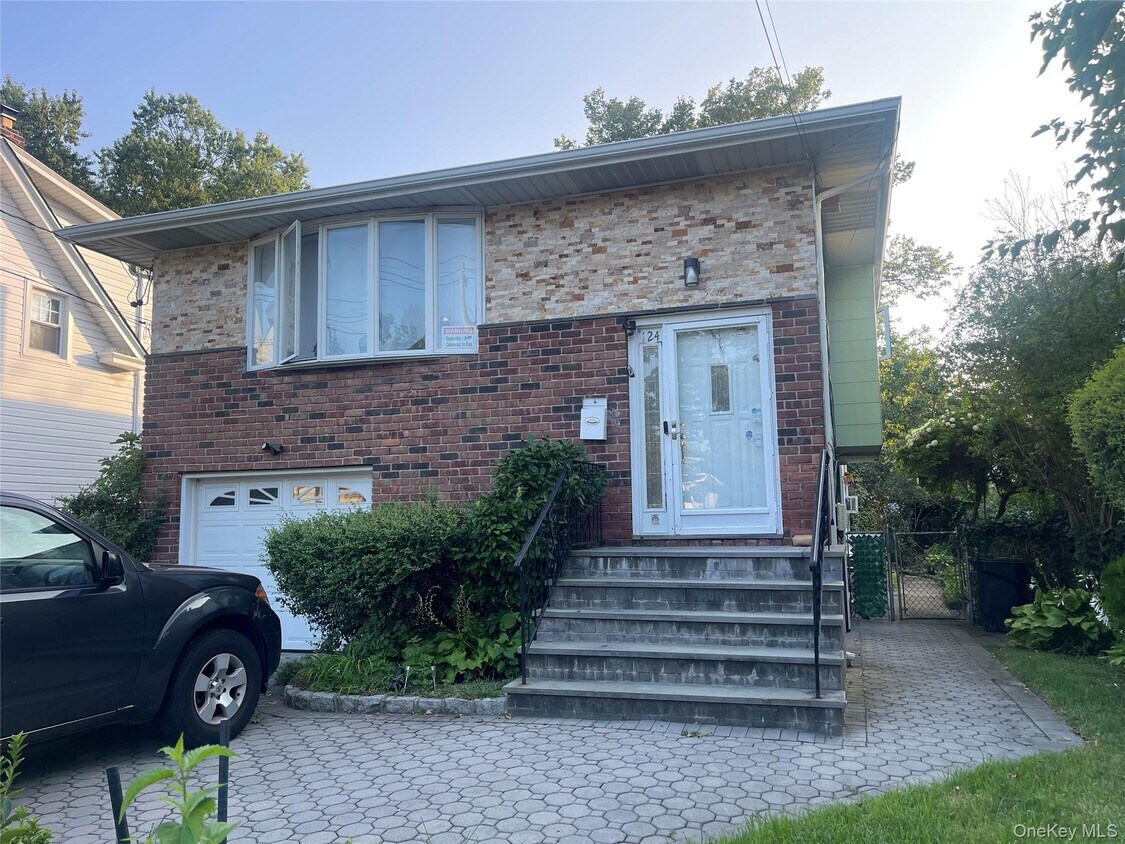 Foto principal - 124 Poplar St