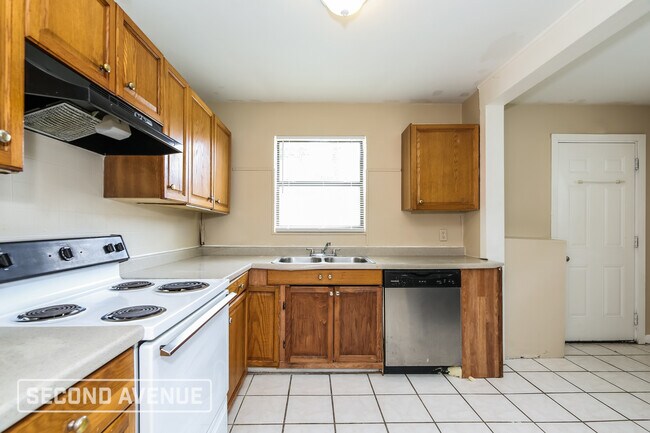 Building Photo - 4926 Tallyho Ave