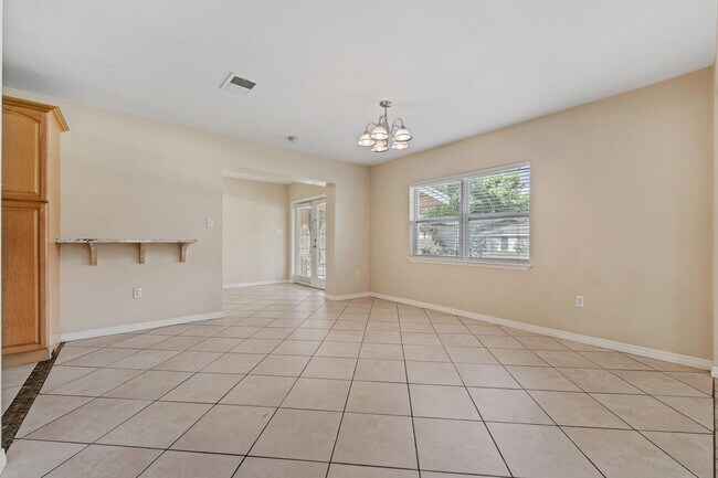 Foto del edificio - 585 N Wayman St