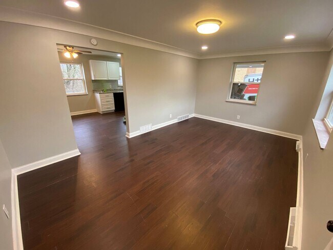 Building Photo - Charming Home at Skyridge Drive!