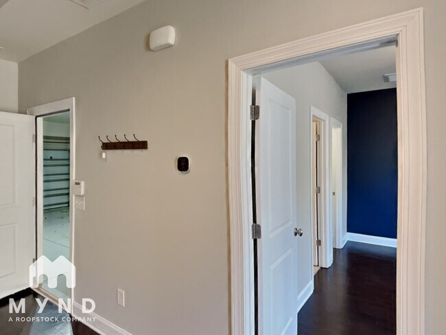 Foto del edificio - 3322 Bending Birch Pl