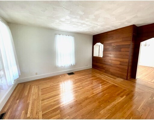 Foto del edificio - 290 River St