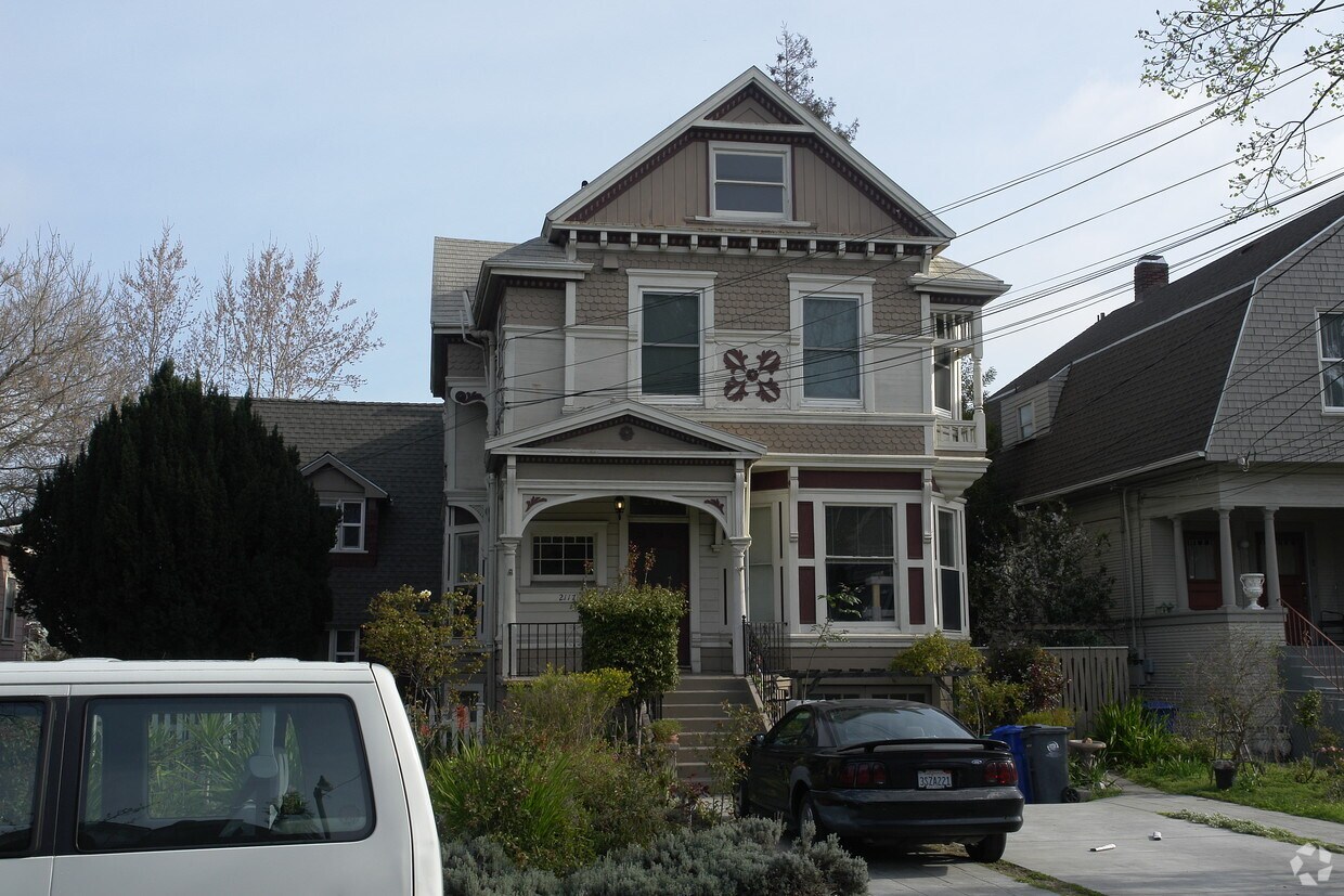 Primary Photo - 2117 Buena Vista Ave