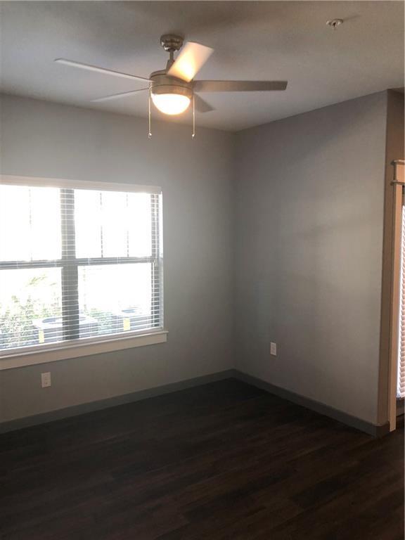 Foto del edificio - 200 Maple Ln
