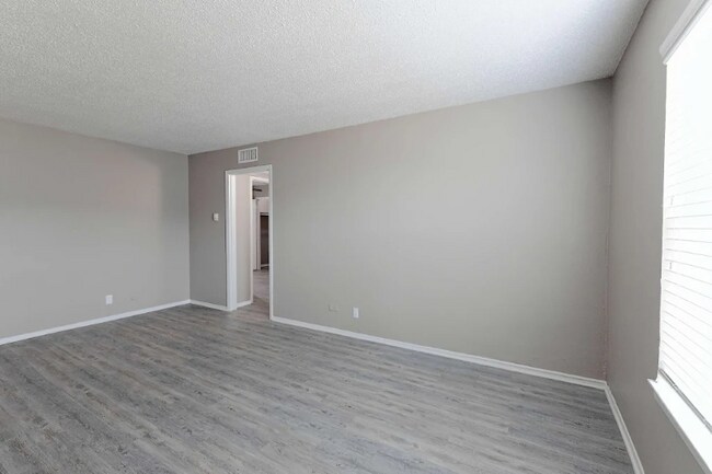 Foto del edificio - 531 Bedford Rd