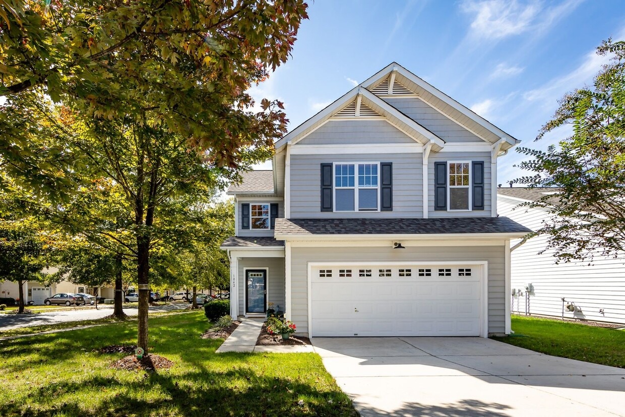 Primary Photo - Move-in Ready 3 bed, 2.5 bath home located...