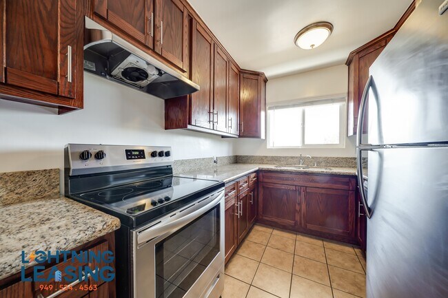 Foto del edificio - 17346 Burbank Blvd