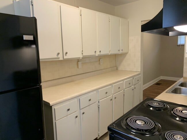 Building Photo - 8220 Georgianna Dr