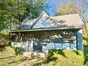 Building Photo - 517 N Walnut Ave