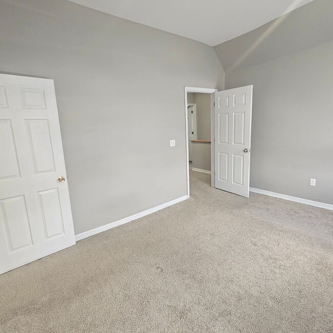 Building Photo - Coming Soon! Charming 3-Bedroom Home in Wa...