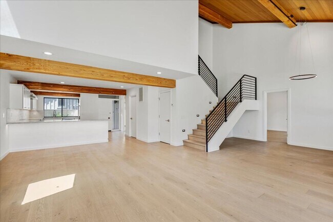 Building Photo - 9503 Alder Ct