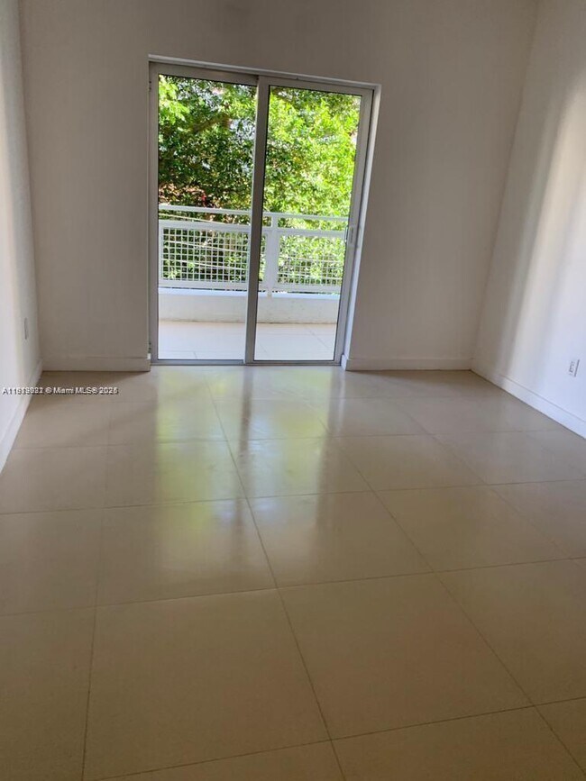 Foto del edificio - 471 NE 25th St