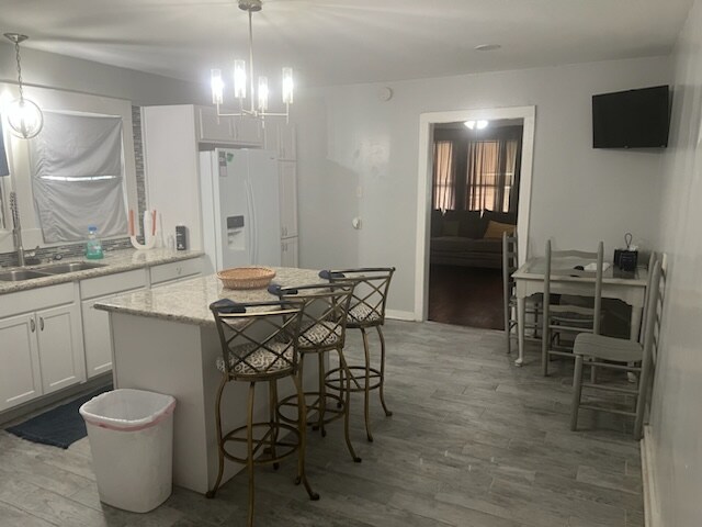 Foto del edificio - 3305 Fairfields Ave