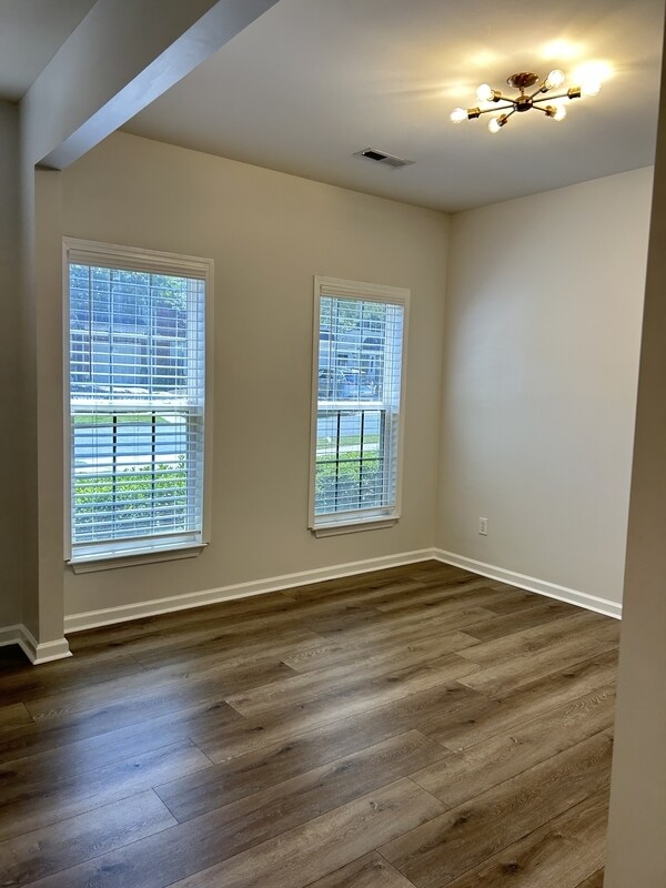 Building Photo - 263 Hadley Commons Dr