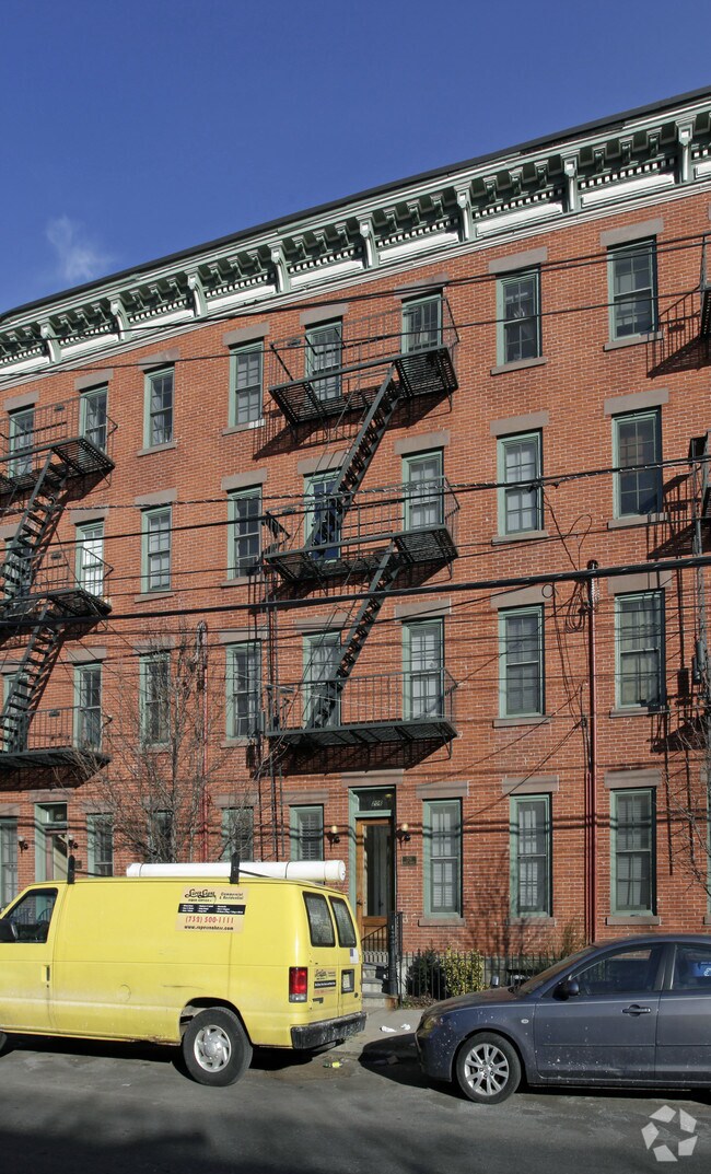 Foto principal - 206 6th St