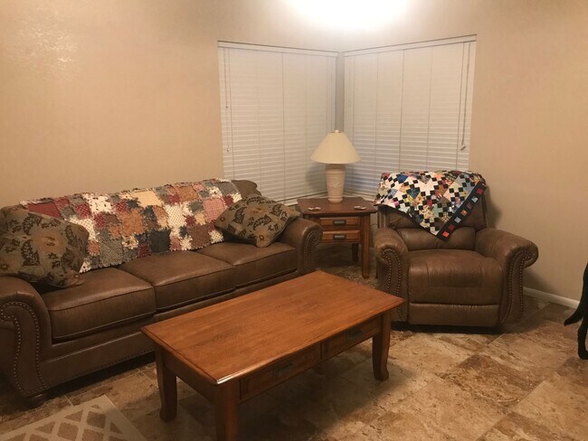 Foto del edificio - Single Story 2 Br, 2 Bath, 2 Car Home in Sparks
