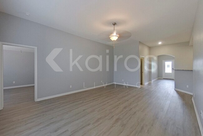 Foto del edificio - 313 E Georgia Terrace