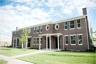 Building Photo - 422 W 200 N