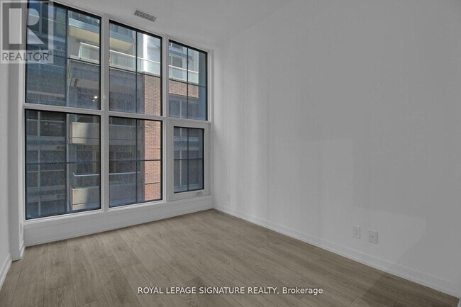 Photo du bâtiment - 55-755 Mercer St