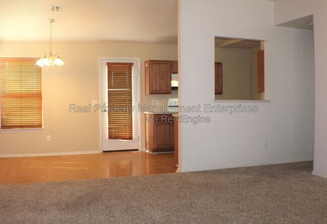 Building Photo - 5520 Del Creek Rd