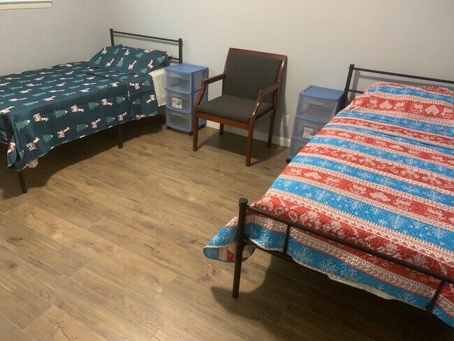 2nd bedroom - 515 Brynmawr Ct