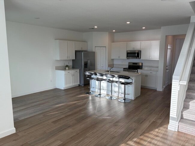 Foto del edificio - 4181 Lagoon Shore Dr