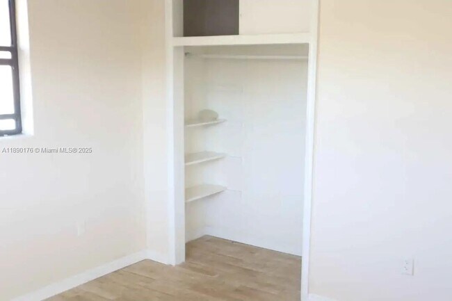 Foto del edificio - 1178 NE 111th St
