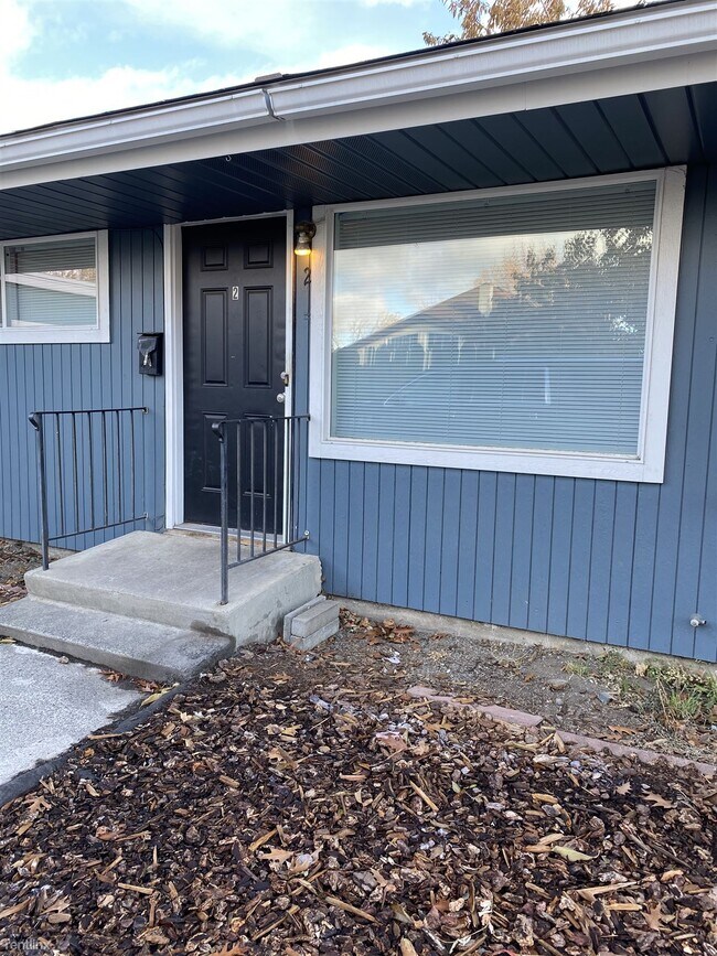 Foto del edificio - 2 br, 1 bath Triplex - 515 East Carlisle A...