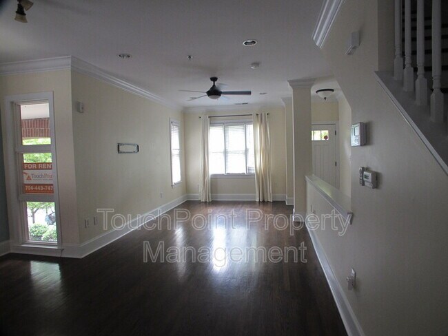 Building Photo - 100 N Laurel Ave