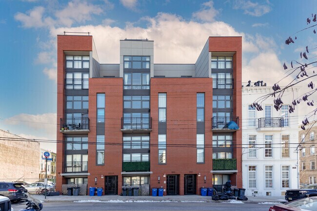 Building Photo - Greenpoint 282