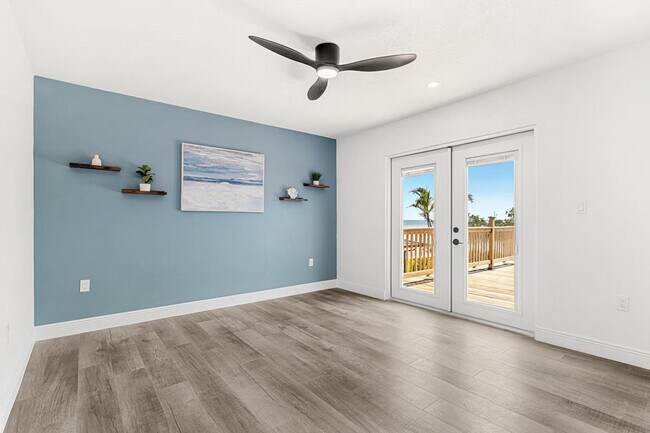 Building Photo - 650 69th Ave S