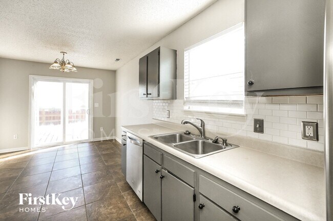 Foto del edificio - 15442 Ten Point Dr