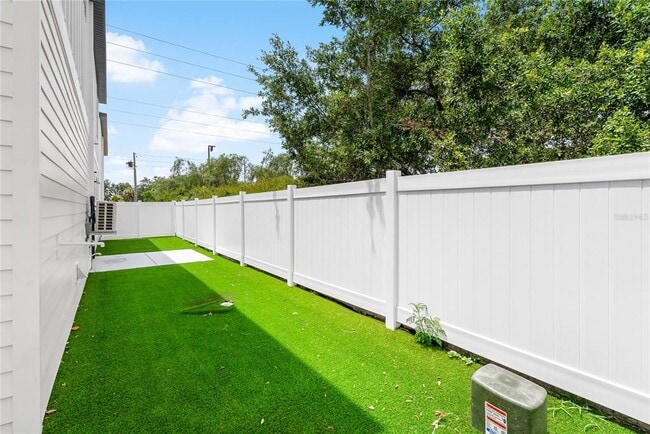 Building Photo - 1348 San Christopher Dr