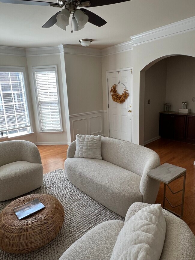 Building Photo - 6133 Briggs Way